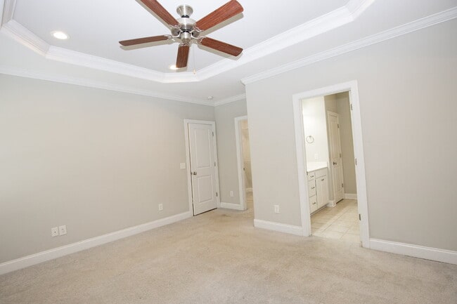 Building Photo - 25 Forrest Dr