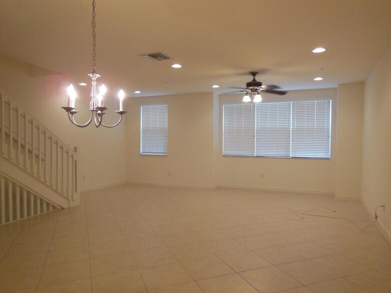 Building Photo - 750 Millbrae Ct