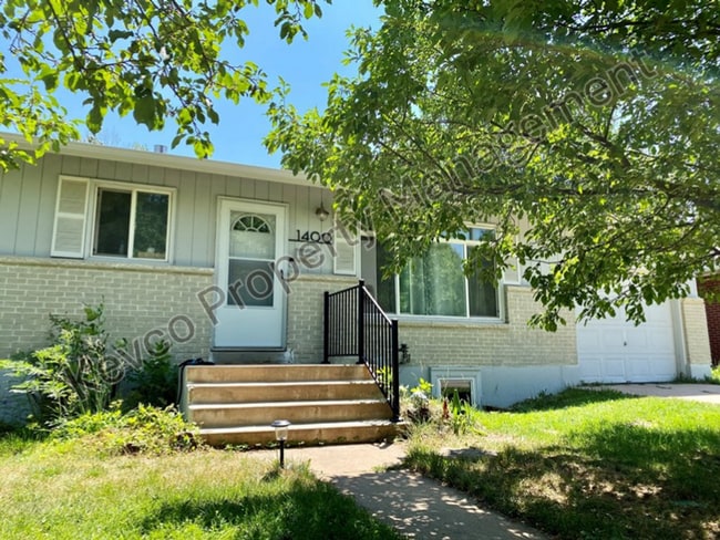 Building Photo - 1400 Hillcrest Dr