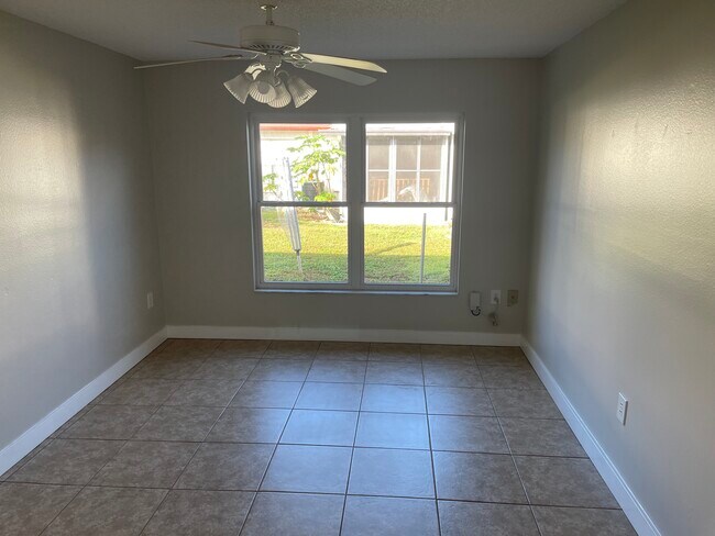 Big master bedroom - 2919 Wainwright Ct
