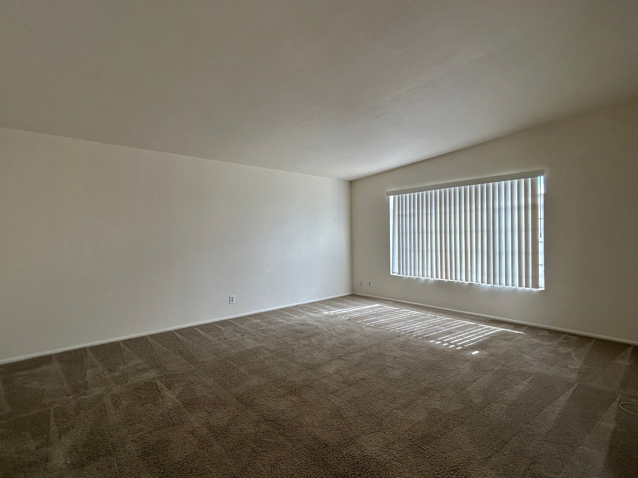 Building Photo - 2219 N 73rd Pl