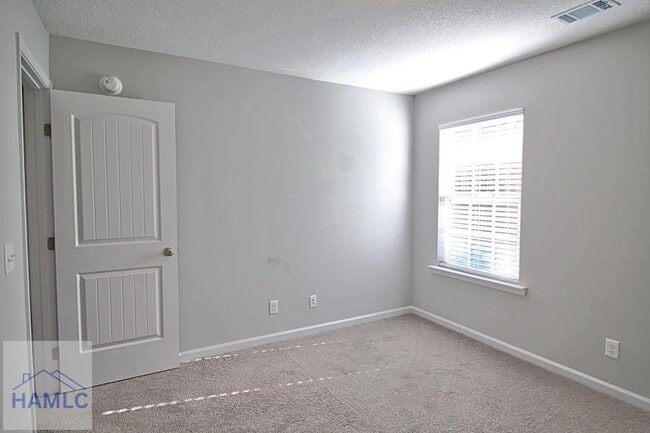 Building Photo - 39 Herty Ln