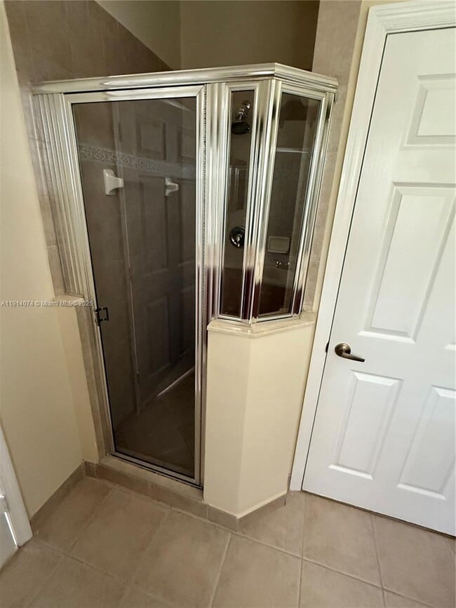 Building Photo - 1713 SW Umbria St