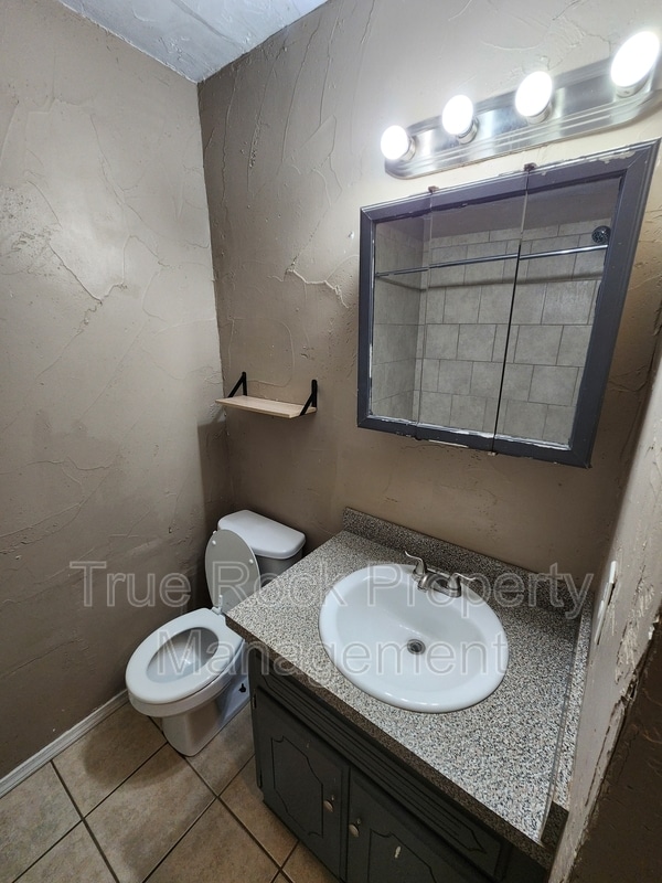 Building Photo - 3415 Colbert St