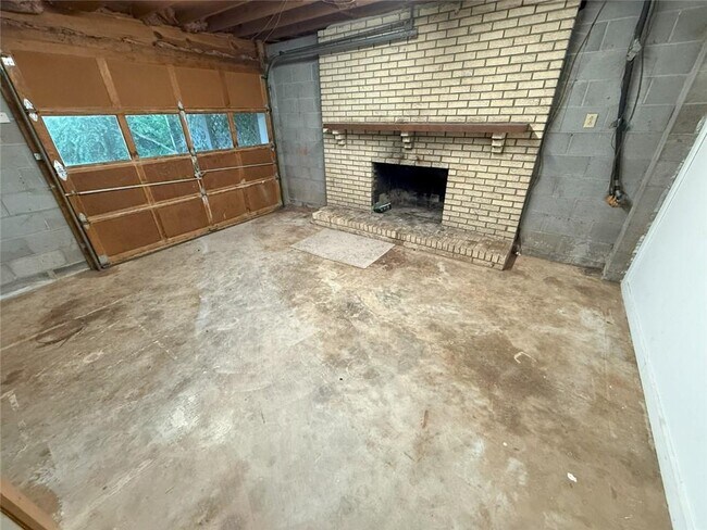 Building Photo - 1106 Lincoln Dr