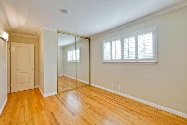 Building Photo - Stylish San Jose Home and Private Yard