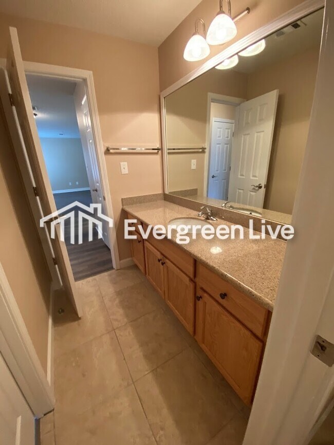 Building Photo - 65 Assana Ct