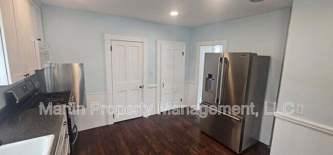 Building Photo - 6 Eastern Ave