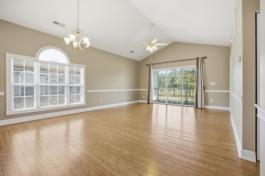 Building Photo - 4647 Wild Iris Dr