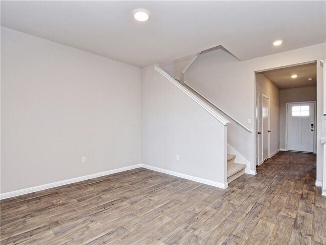 Building Photo - 401 Rainmaker Ln