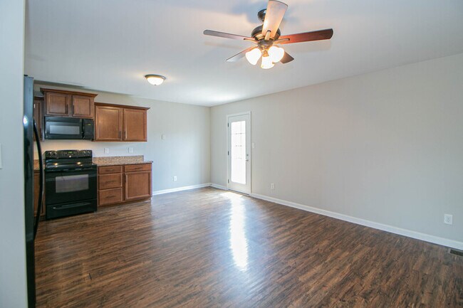 Building Photo - 1716-D Thistlewood Dr