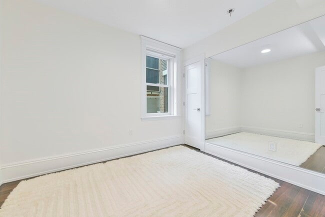 Building Photo - 70 Marshal St