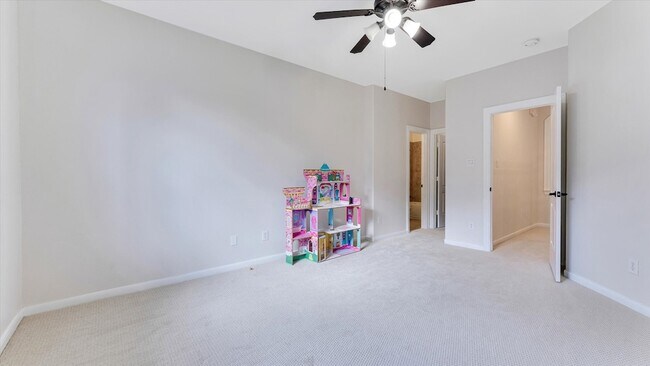 Building Photo - 3 N Fair Manor Cir