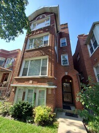Building Photo - 4844 N Spaulding Ave