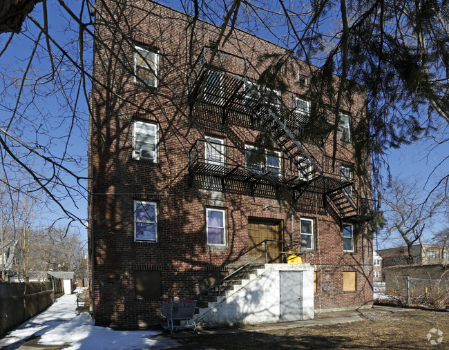 Exterior - Elmhurst Apartments