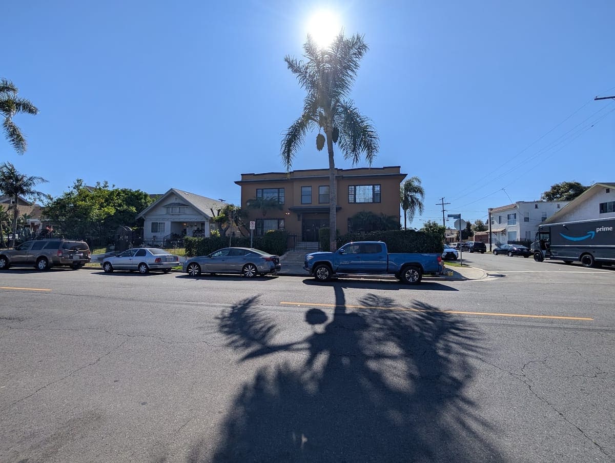 Building Photo - 4053 S Budlong Ave