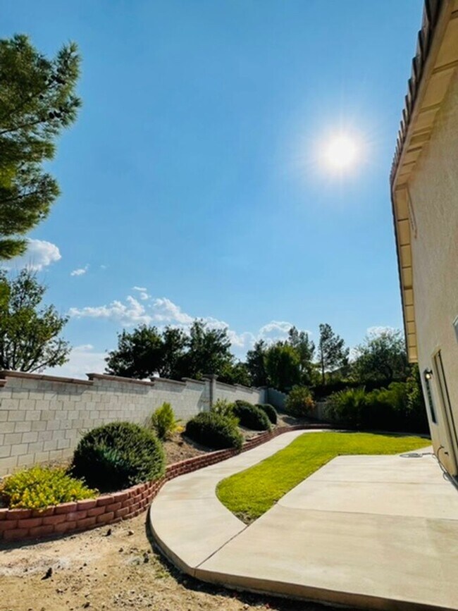 Building Photo - *WONDERFUL SINGLE STORY HOME IN "GREEN VAL...