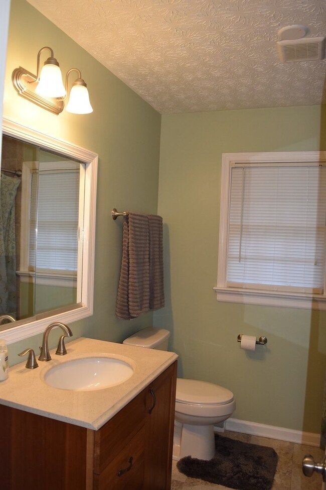Bathroom - 1108 Ardmore Dr