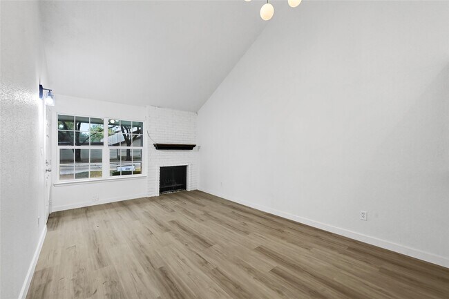 Building Photo - 12527 Wellington Park Dr