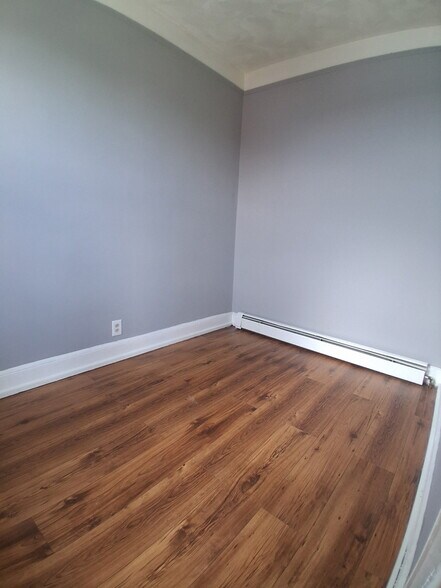 69 Bostwick 3R - 68 Bostwick Ave