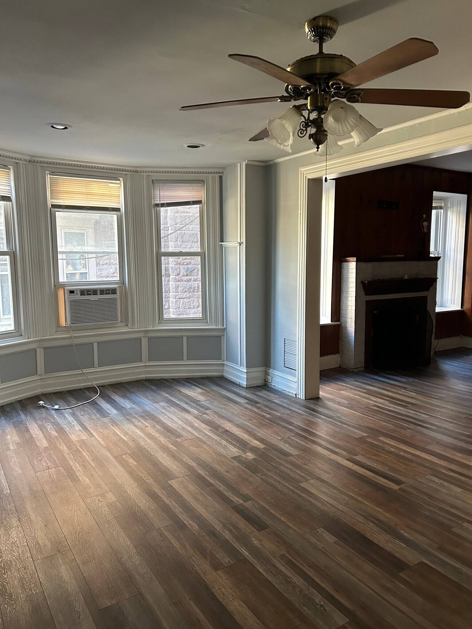 Building Photo - 816 E High St