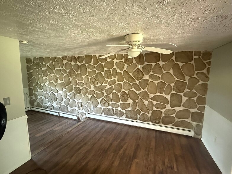 Building Photo - 1173 Rosewood Dr NE