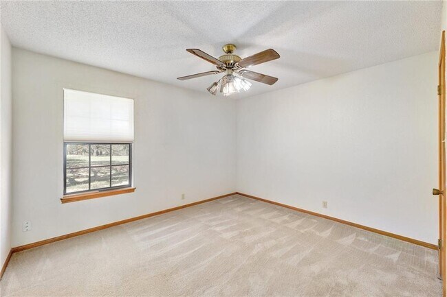Building Photo - 207 Rancho Bueno Dr