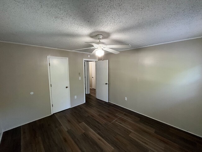 Building Photo - Charming 3-bedroom, 1.5-bathroom property in Pfafftown