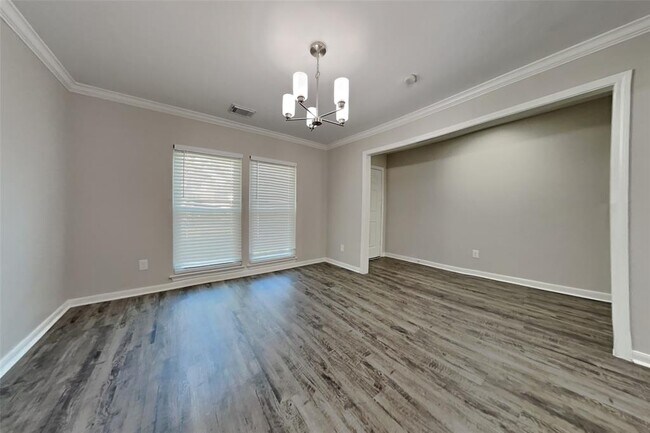 Building Photo - 1315 Forest Hollow Dr