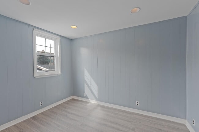 Building Photo - 341 Lembeck Ave