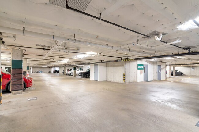 Building Photo - Amazing West Seattle 2 bedroom 2 bath W/S/...