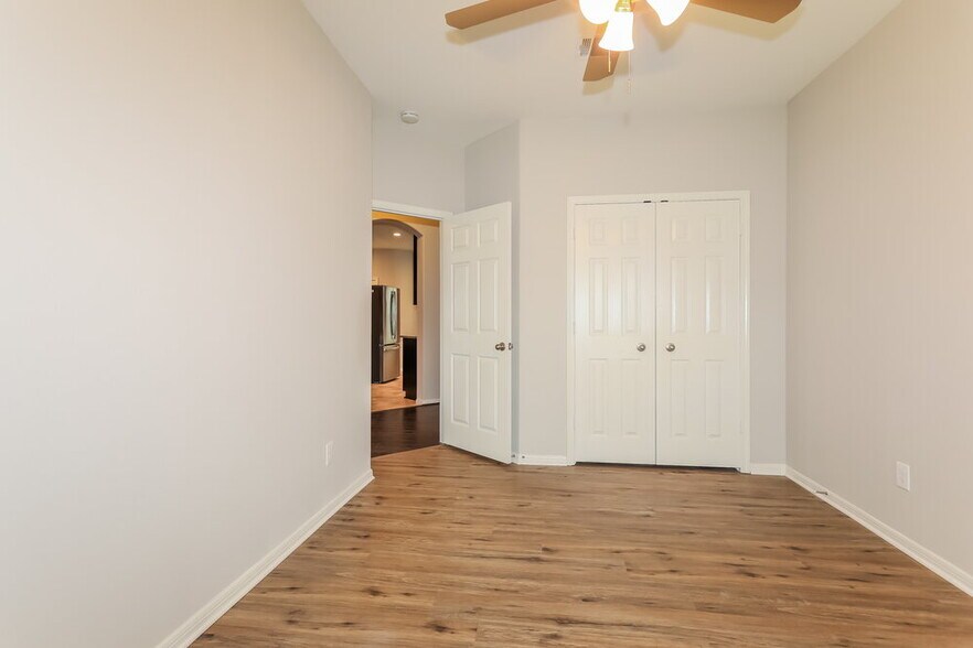 Building Photo - 23006 Silver Linden Ct