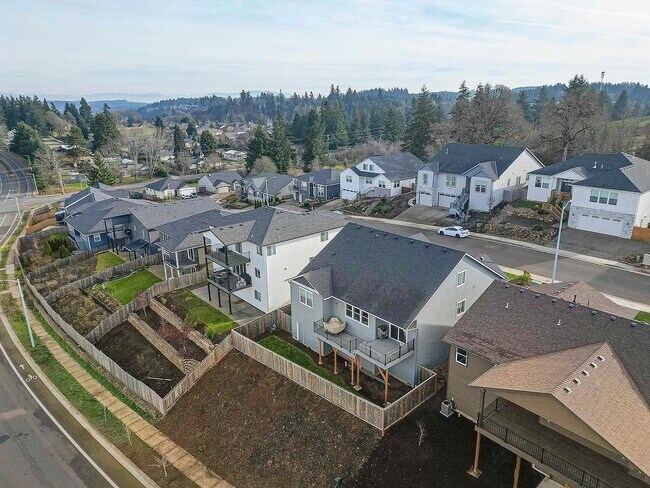 Building Photo - Modern 4BD/3BA Rental with Garage & Fenced Yard – Available Now