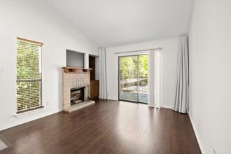 Building Photo - 3500 Tangle Brush Dr