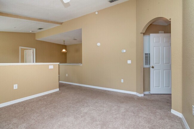 Building Photo - MOVE IN BY 6/30 and RECEIVE 2 WEEKS OFF YO...