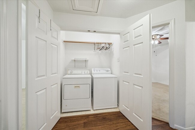 Building Photo - 9126 Bearcove Cir