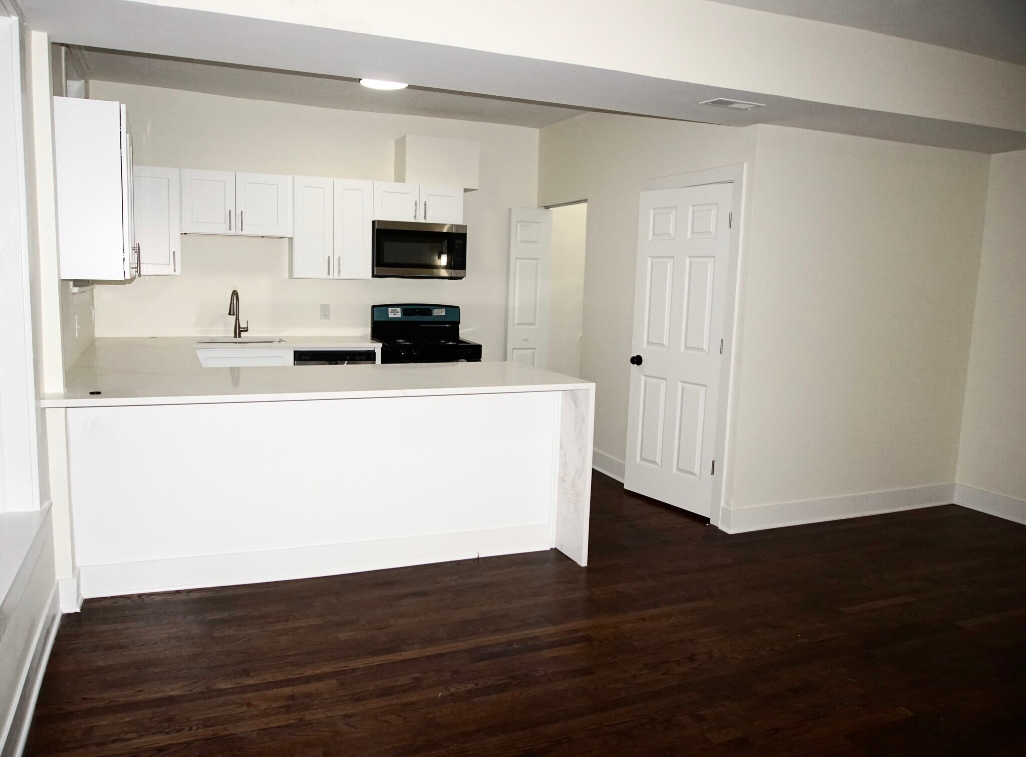 Building Photo - 4313 S King Dr