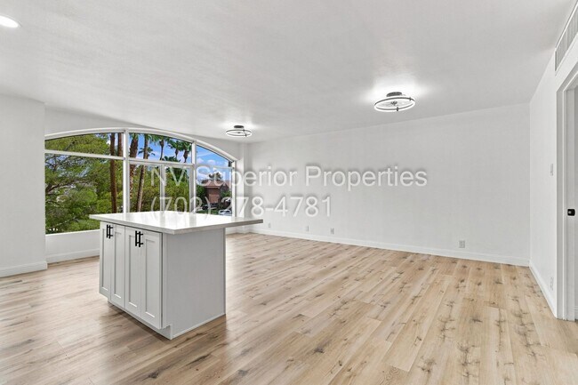Building Photo - 3111 Bel Air Dr