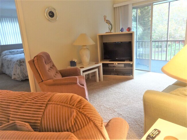 Building Photo - NEW PRICE! 2BR/2BA 2nd Floor Condo in Capri Isles