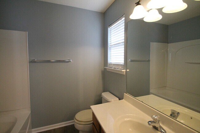 Building Photo - 1364 Walnut Hill Dr
