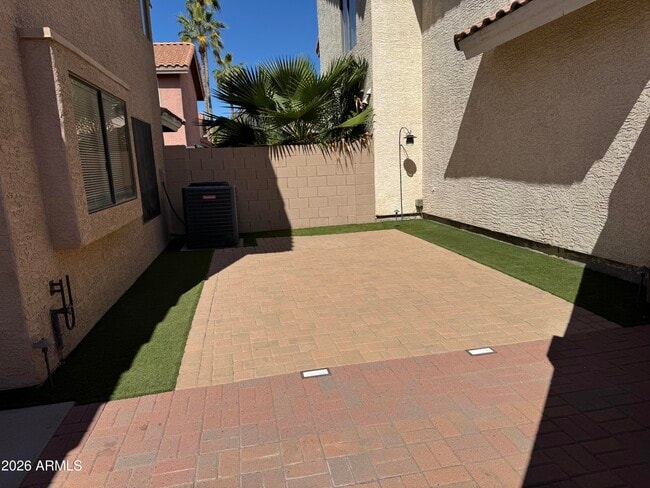 Building Photo - 24 W Melody Ave