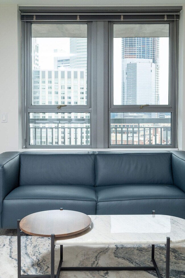 Building Photo - 677-679 Washington Street-SI ID1322145P