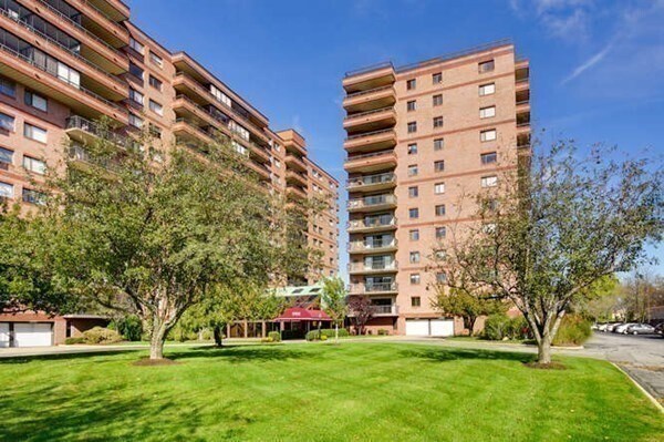 Building Photo - 3920 Mystic Valley Pkwy