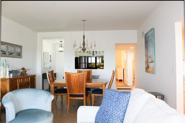 Building Photo - Oceanfront Paradise in South Beach, Vero Beach!