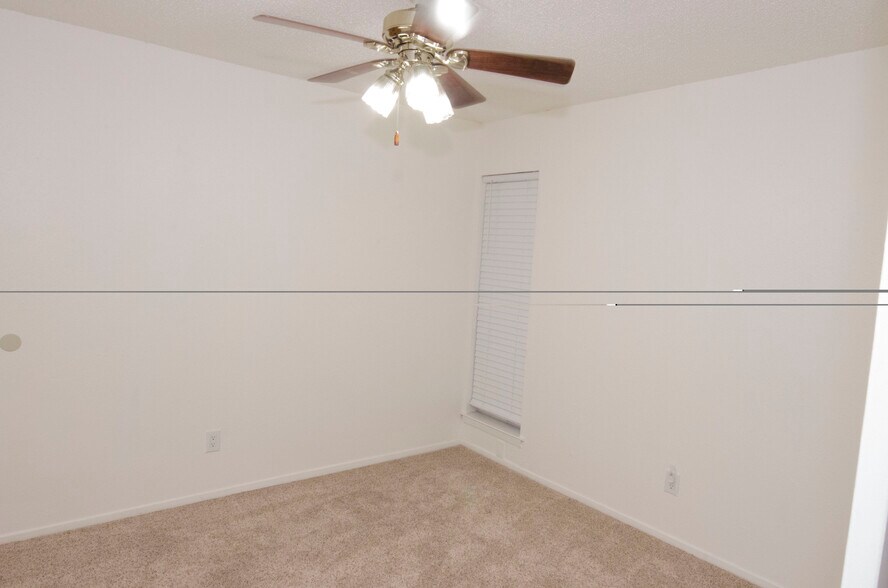 Building Photo - 1801 W Spring Creek Pky