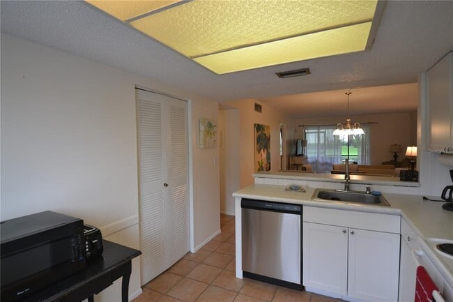 Building Photo - 123 Cypress Ct