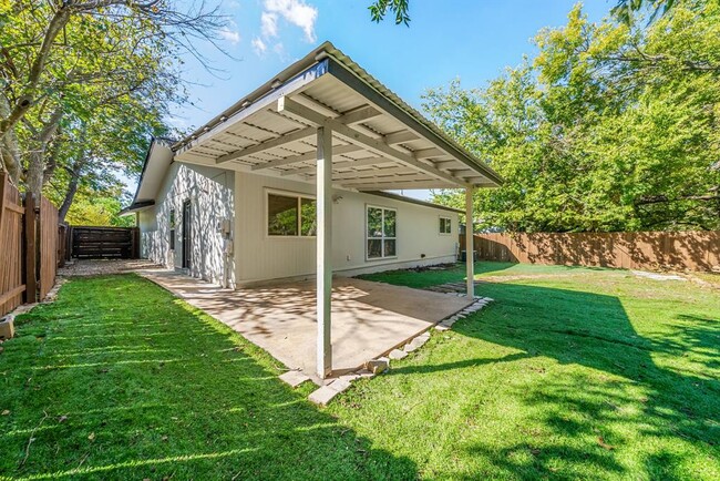 Building Photo - 10429 Firethorn Ln