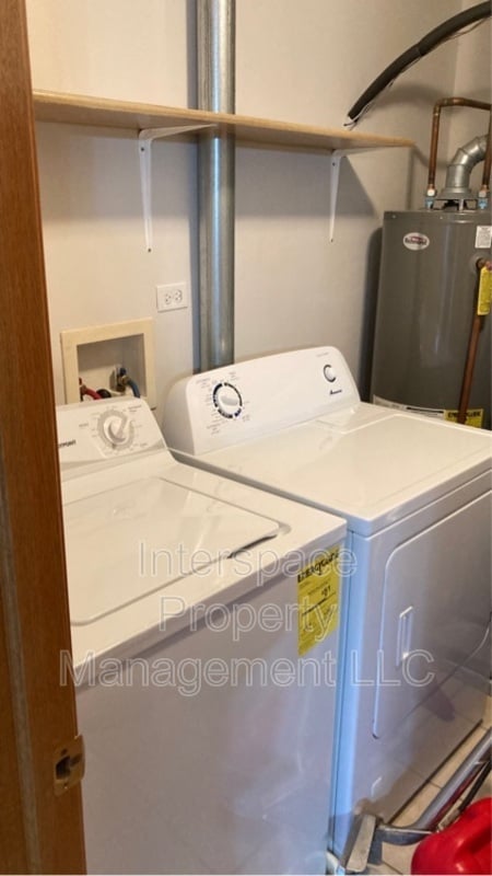 Building Photo - 1335 Rock Run Dr