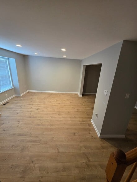 living room - 6748 Jenny Leigh Ct