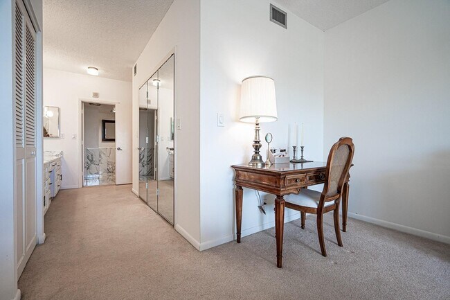 Building Photo - 5000 N Ocean Blvd